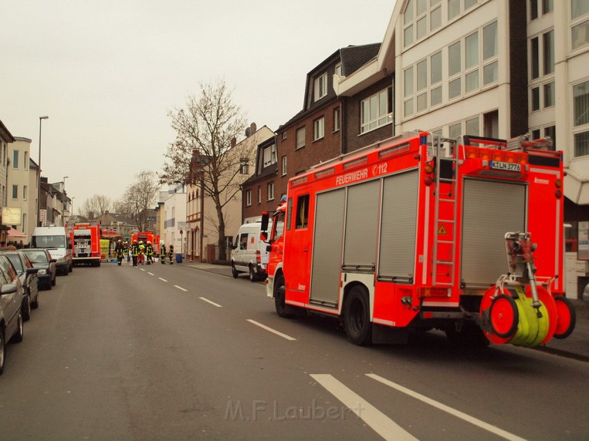 Weisses Pulver im Buero gefunden Koeln Porz Mitte Hauptstr P424.JPG